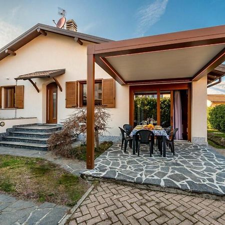 Villa Iris -Pet Friendly Stay - Garden - Private Parking- Bike Friendly Holiday House คอลีโก ภายนอก รูปภาพ
