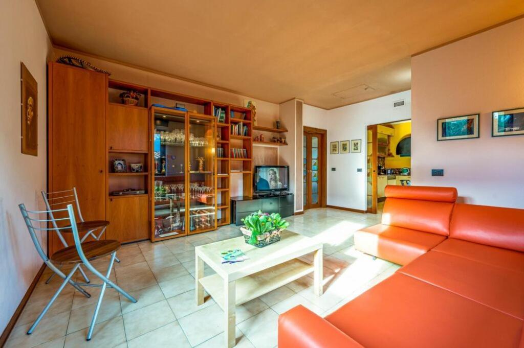 Villa Iris -Pet Friendly Stay - Garden - Private Parking- Bike Friendly Holiday House คอลีโก ภายนอก รูปภาพ